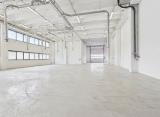 Търговски имот, 990 m²